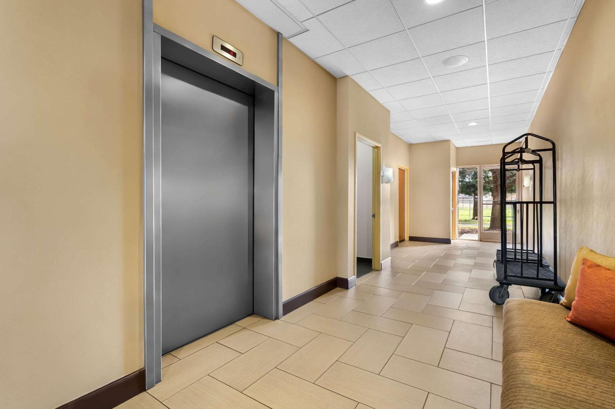 Comfort Suites Clovis Exteriér fotografie